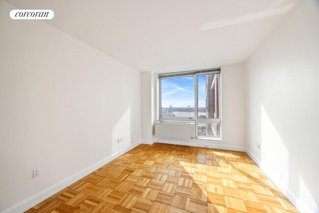 Building Photo - 217 E 96th St
