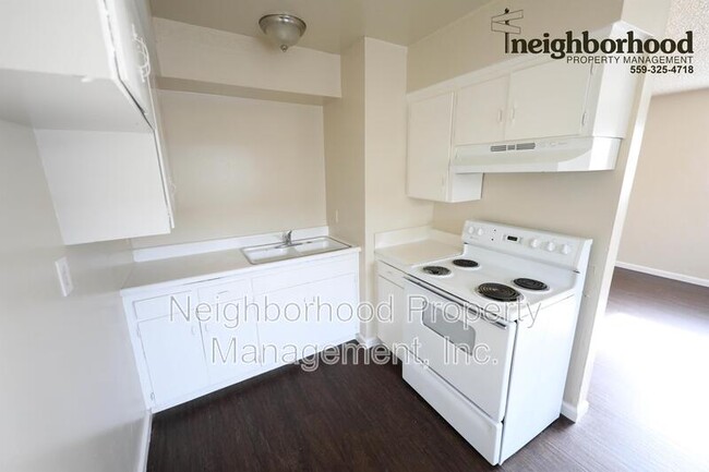 Building Photo - 1429 E Cambridge Ave