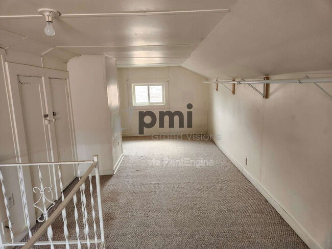 Building Photo - 303 E Kellar Ln