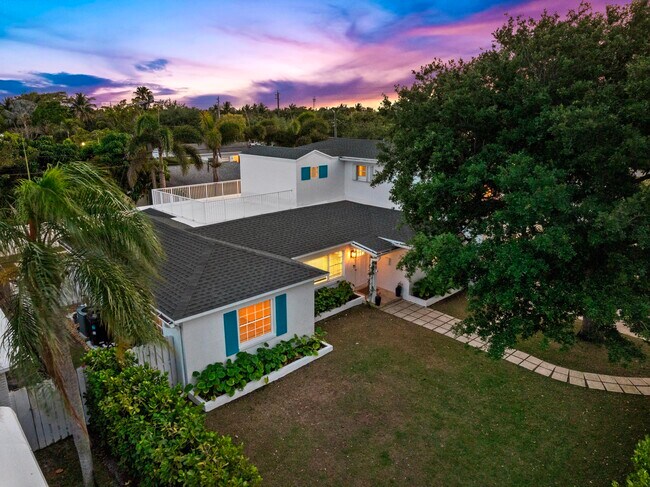 Building Photo - 240 Santa Lucia Dr