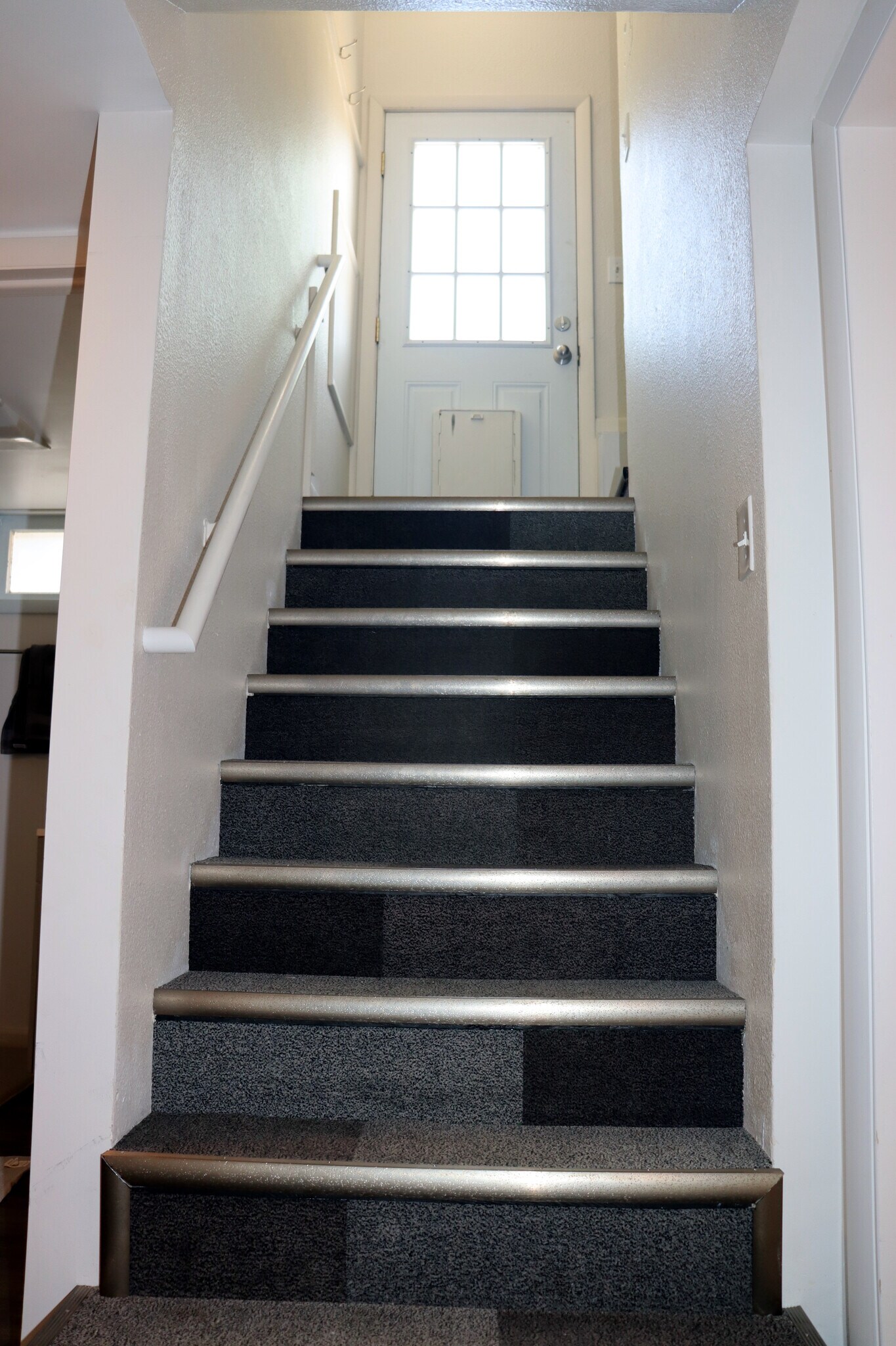 Entryway - 2021 11th Ave N
