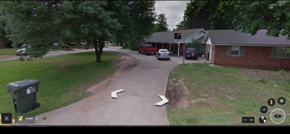 Building Photo - 1002 Brookside Dr