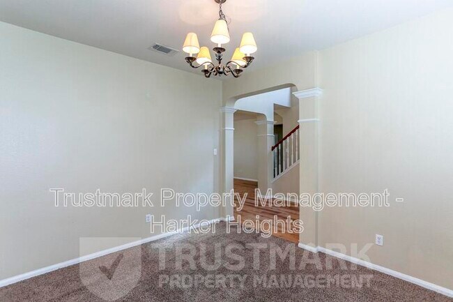 Building Photo - 212 Crowfoot Dr