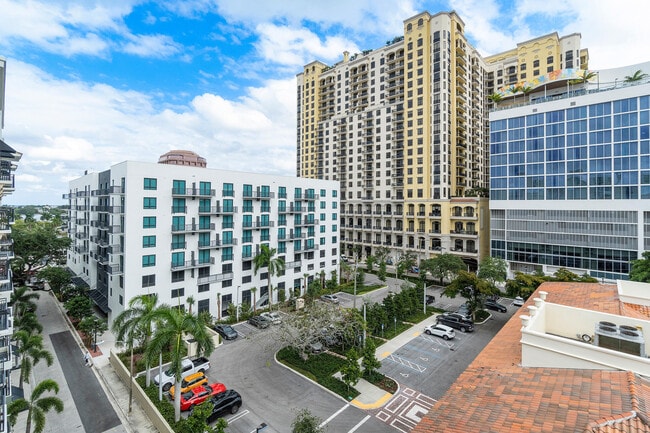 Building Photo - 600 S Dixie Hwy