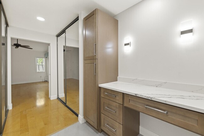 Building Photo - 187 Harbourside Cir