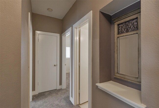 Building Photo - 407 Laurel Pine Dr