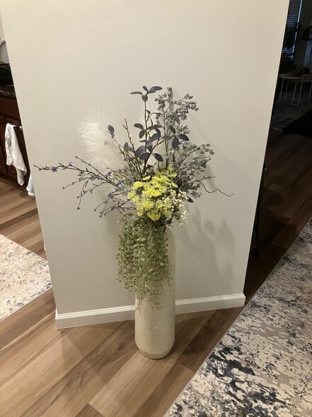 Building Photo - 5470 Nottinghamshire Ln