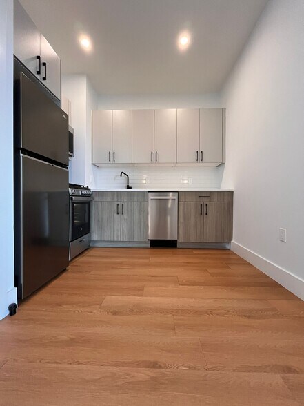 Building Photo - 546 Martin Luther King Jr Dr