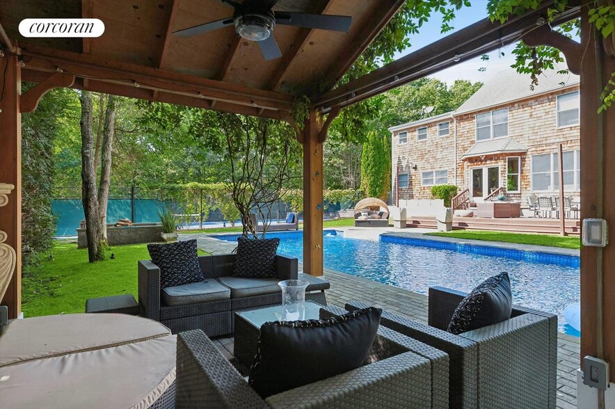 Building Photo - 1 Candace Dr