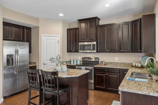 Building Photo - Charming and move-in ready 3-bedroom, 2.5-bath home