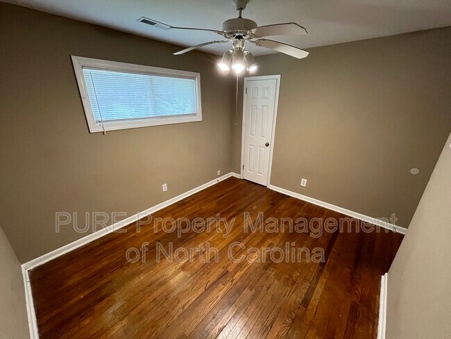 Building Photo - 4304 Wedgewood Dr