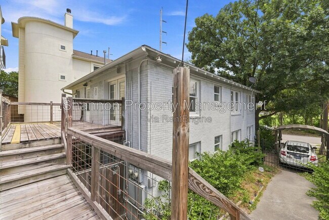 Building Photo - 1518 Ridgewood St