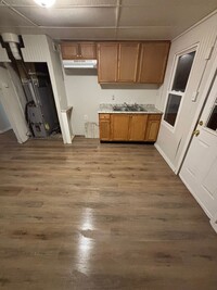 Building Photo - 3BD/1BA Duplex