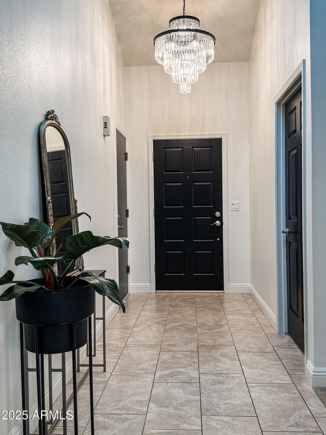 Building Photo - 8165 E Del Caverna Dr