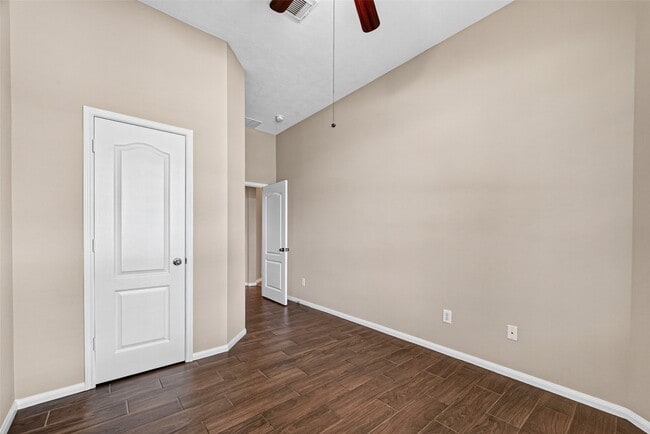 Building Photo - 16007 Hidden Manor Dr