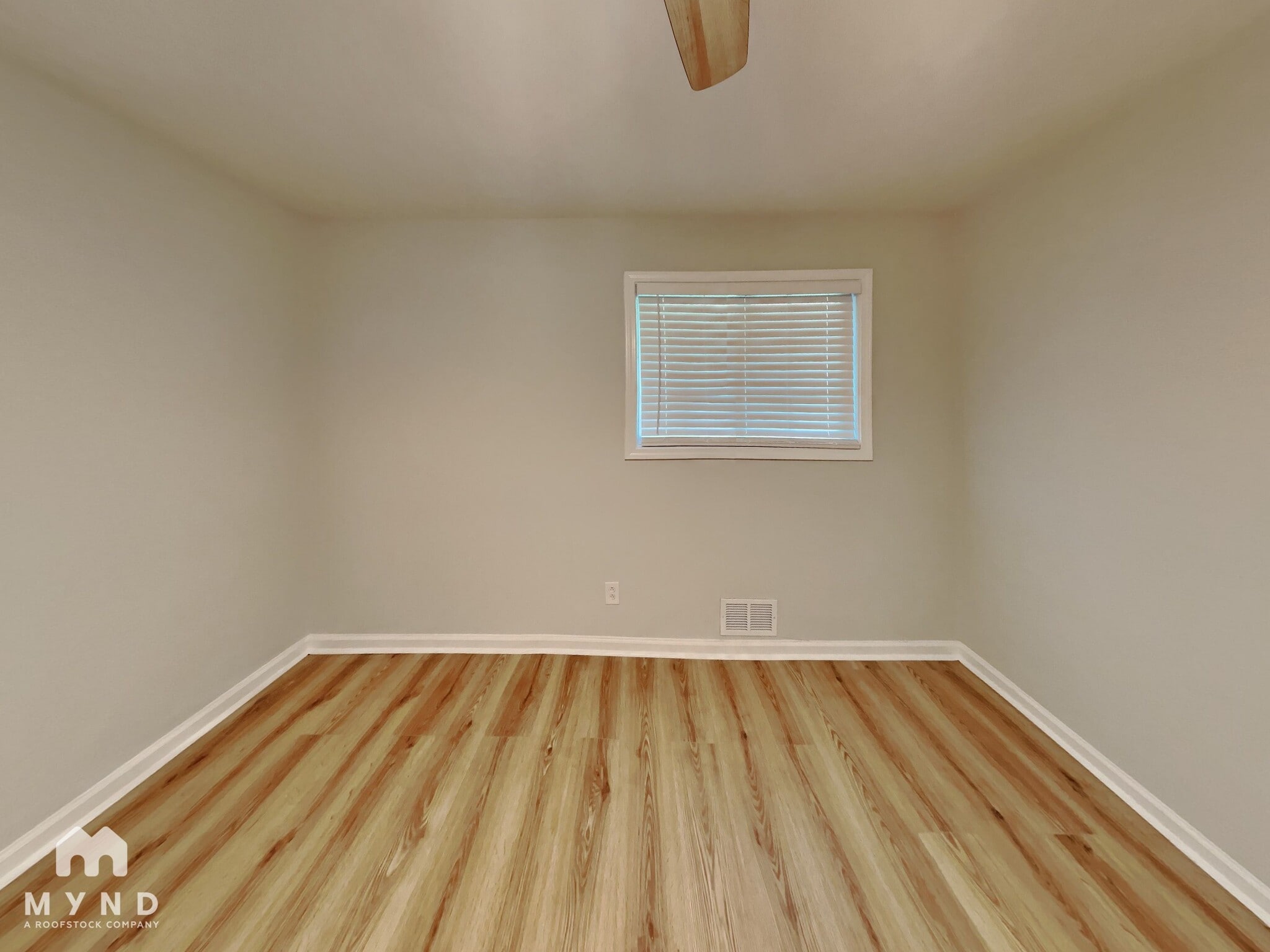 Building Photo - 1371 Stoneham Ct
