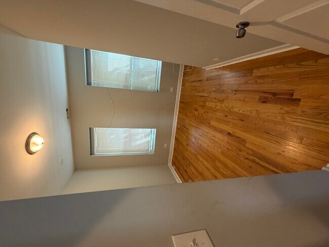 Building Photo - 2724 W 16th St