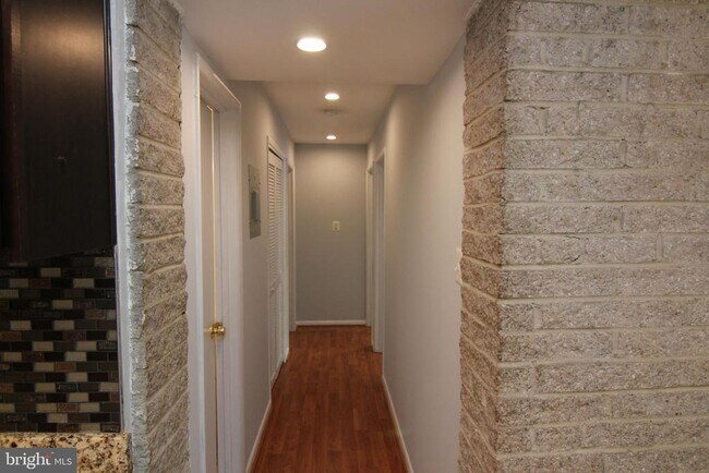 Building Photo - 4415 Briarwood Ct N