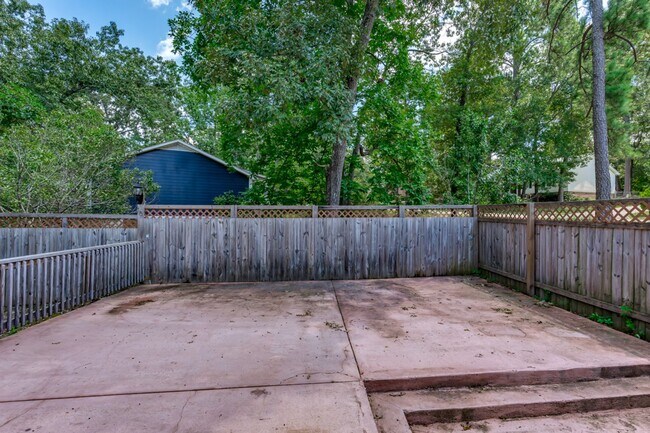 Building Photo - Charming 4-Bedroom Home in Prime Columbia ...