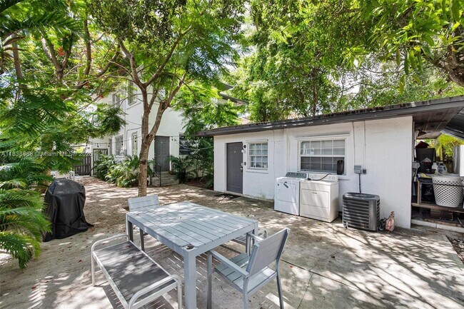 Building Photo - 220 Beacom Blvd