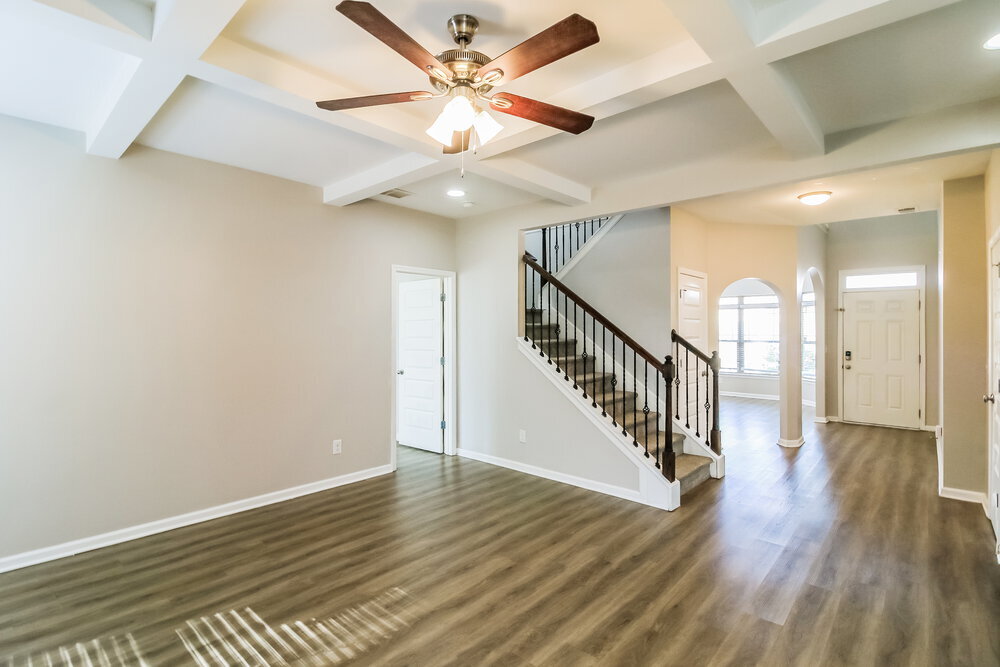 Building Photo - 6840 Diamond Dr