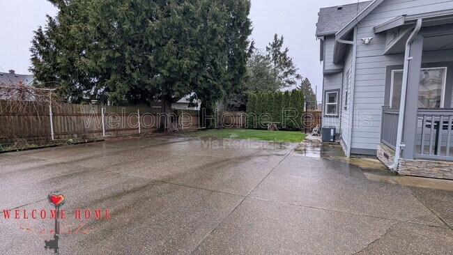 Building Photo - 4520 S Thompson Ave