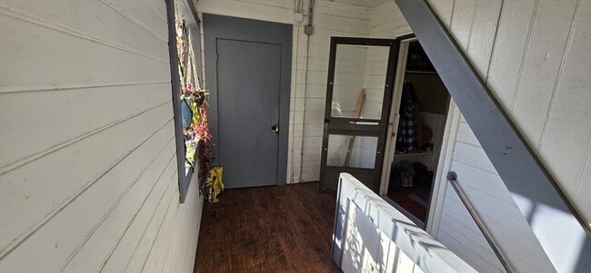 Building Photo - 72 Seymour St