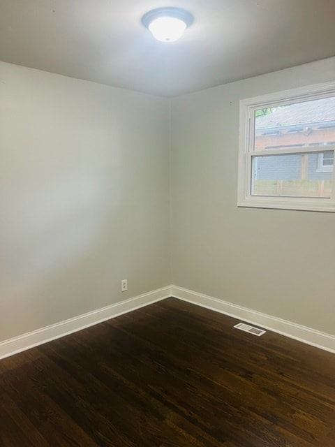 Building Photo - 2BR/1BA with washer and dryer included!