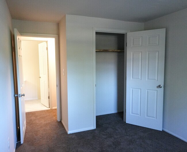 Bedroom #2 (Closet) - 1663 N Forest Park Ave