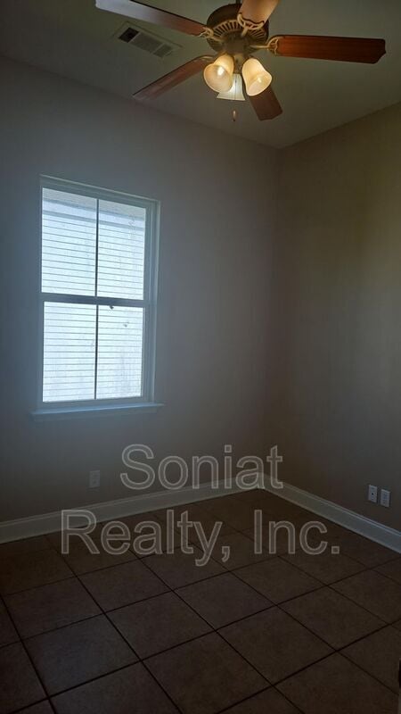 Building Photo - 5924 Marigny St