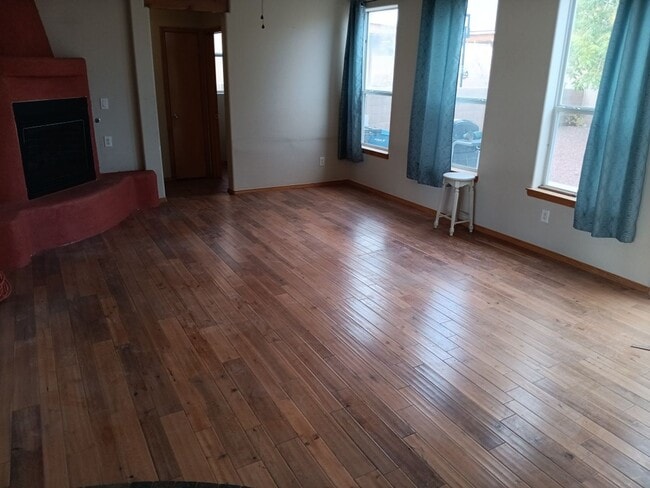 Building Photo - 3 Bedroom, 2.5 Bathroom Home! Schedule a Showing Soon!