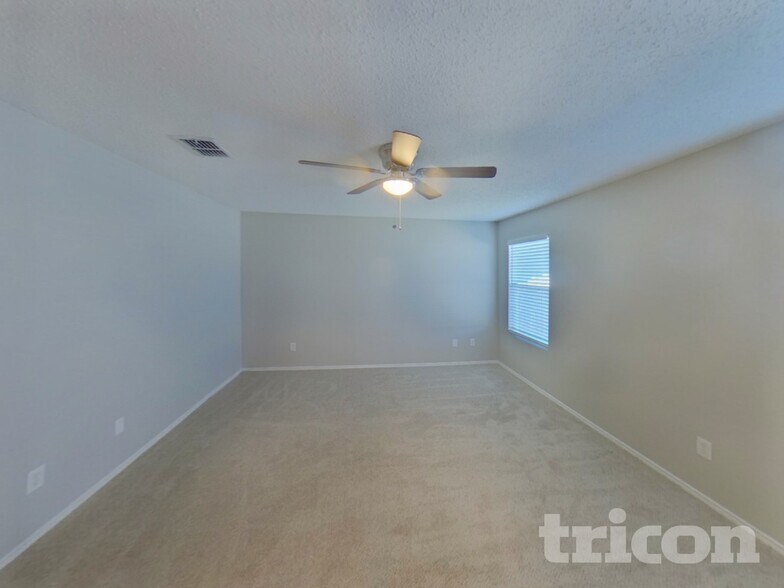 Building Photo - 104 Scarlet View