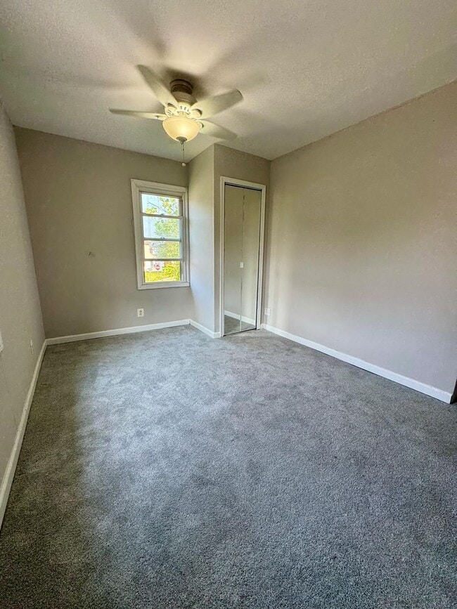 Building Photo - Spacious 3 Bedroom House with 1 bath for R...