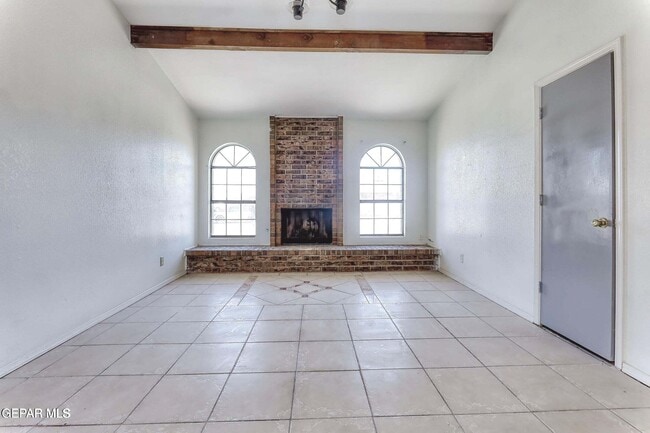 Building Photo - 3551 E Glen Dr