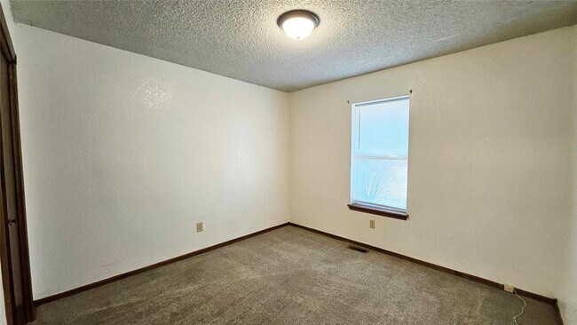 Building Photo - 10417 Fairfax Ln