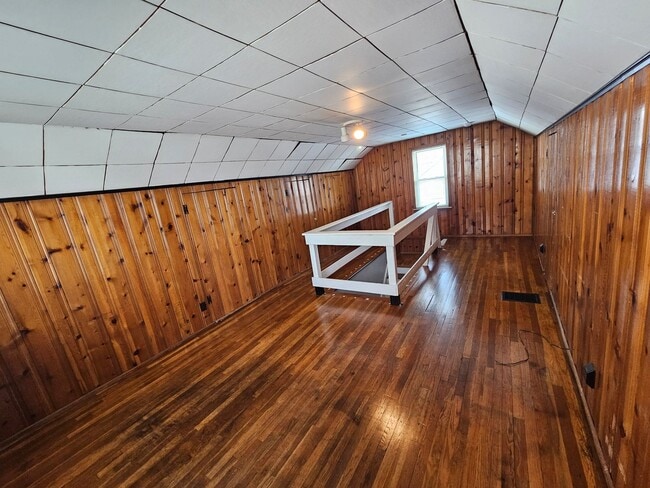 Building Photo - Come see your new home!