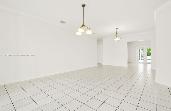 Building Photo - 13774 SW 124th Avenue Rd