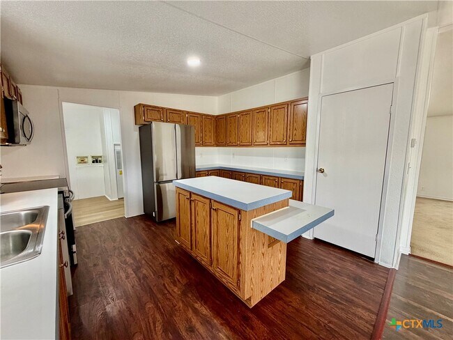 Building Photo - 831 Rolling Block Dr