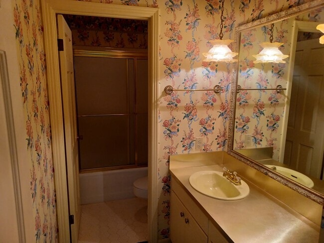 Building Photo - 4bd/3bth - Move-In Ready