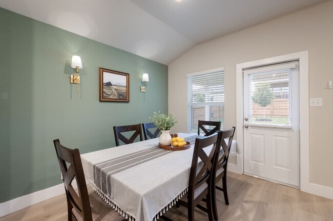 Building Photo - Jewel Curve Gem