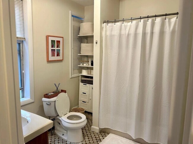 Building Photo - 19 Fleet St