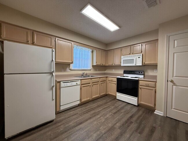 Building Photo - 1322 Hidden Timbers Pl