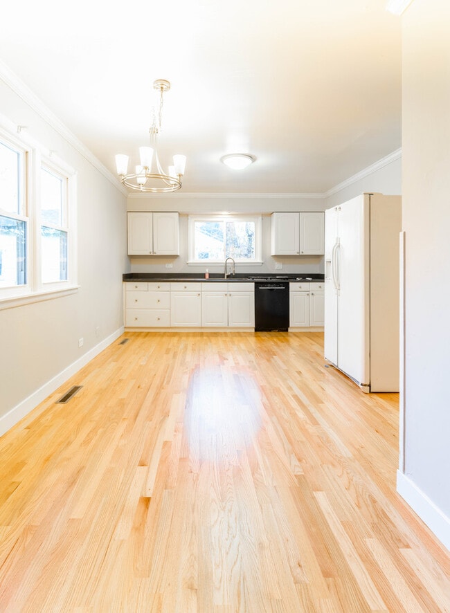 Building Photo - 1392 W 52nd Pl