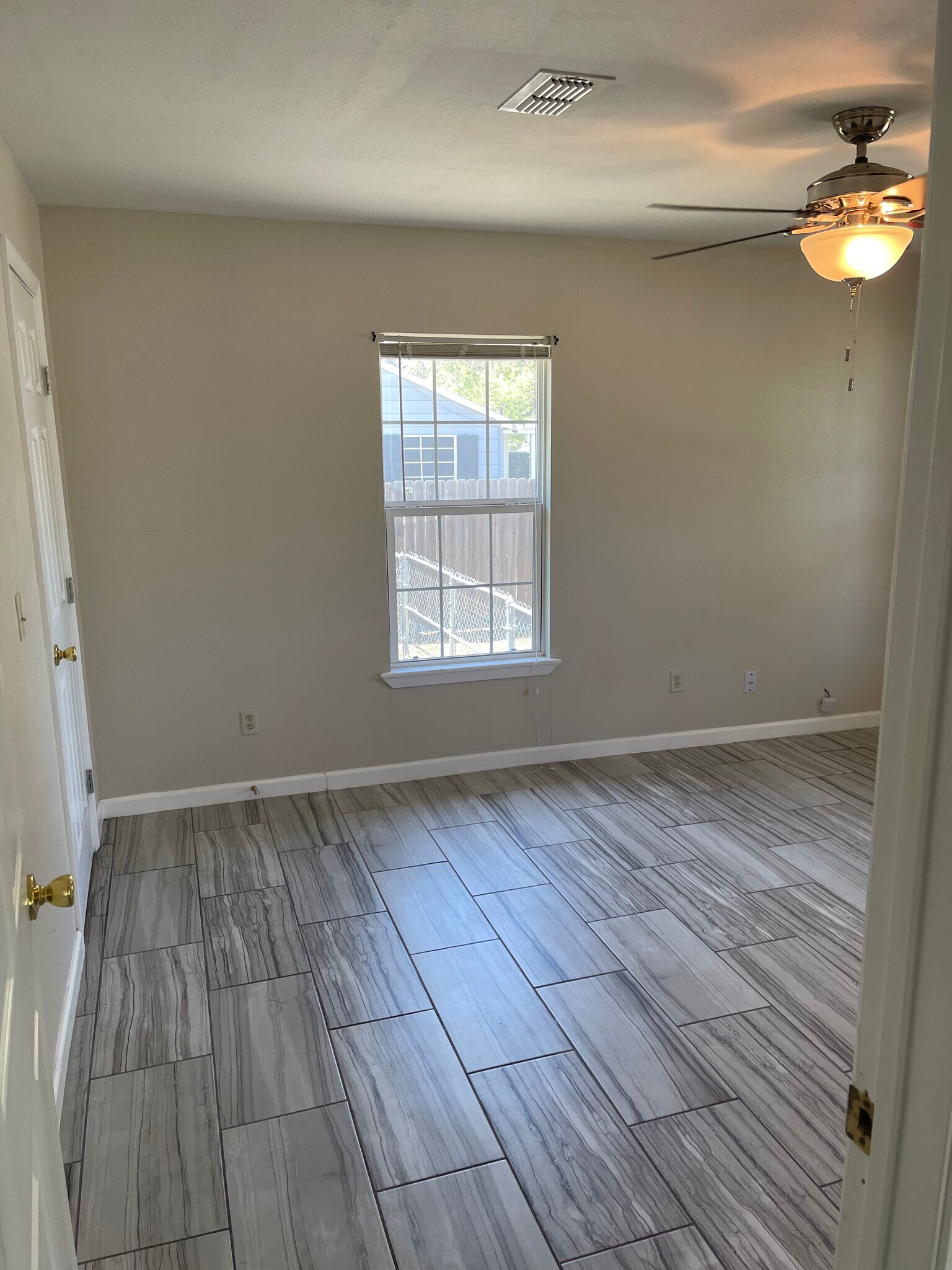 Building Photo - 507 Short St