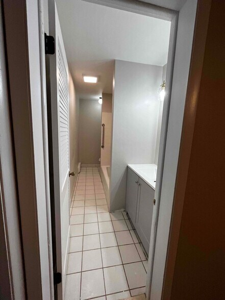 Building Photo - 5098 Main St