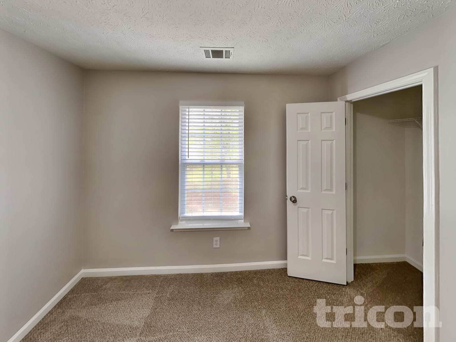 Building Photo - 701 St Charles Ave