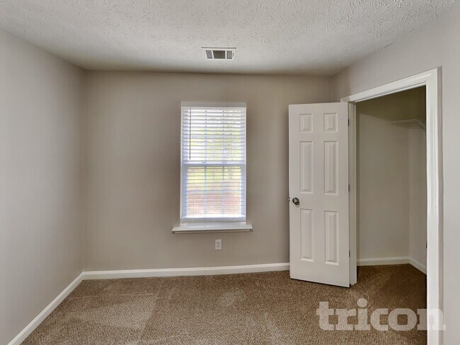 Building Photo - 701 St Charles Ave