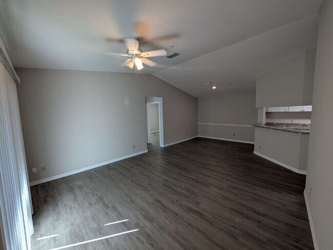 Building Photo - Spacious 3-Bed, 2-Bath Condo Oasis in Beautiful Suntree