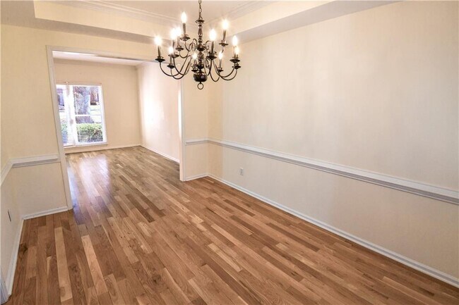 Building Photo - 1865 Oak Tree Hollow