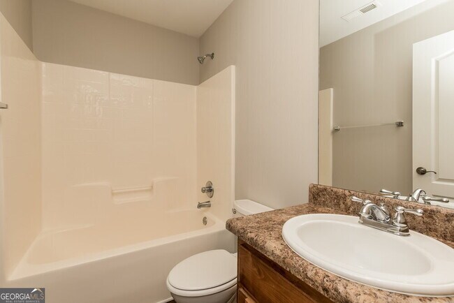 Building Photo - 142 Bethany Manor Dr